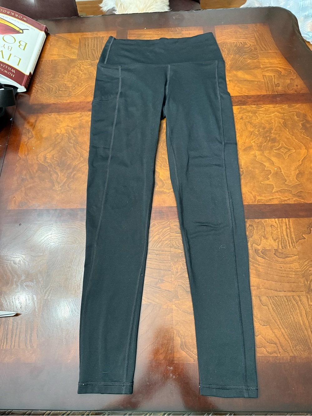 aerie/ offline Black Pocket Leggings with Side Pockets. Size M.  Price $25.